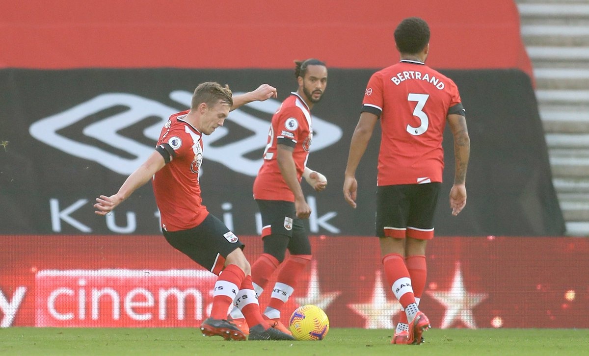 Ward-Prowse hoc ky thuat da phat cua Beckham hinh anh