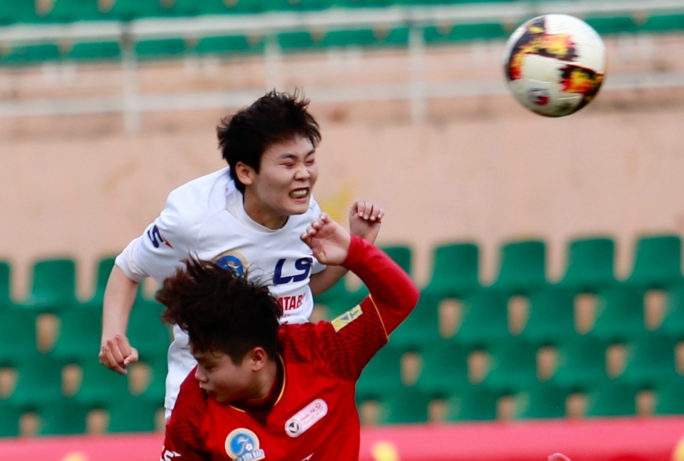 Doi dia diem to chuc giai bong da nu VDQG vi dich Covid-19 hinh anh