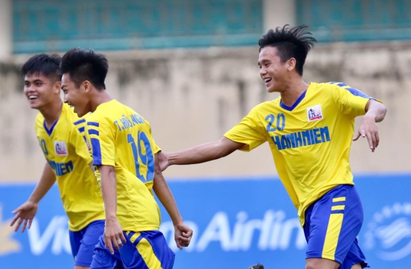 Het an treo gio cua FIFA, 2 cau thu Dong Thap toa sang hinh anh