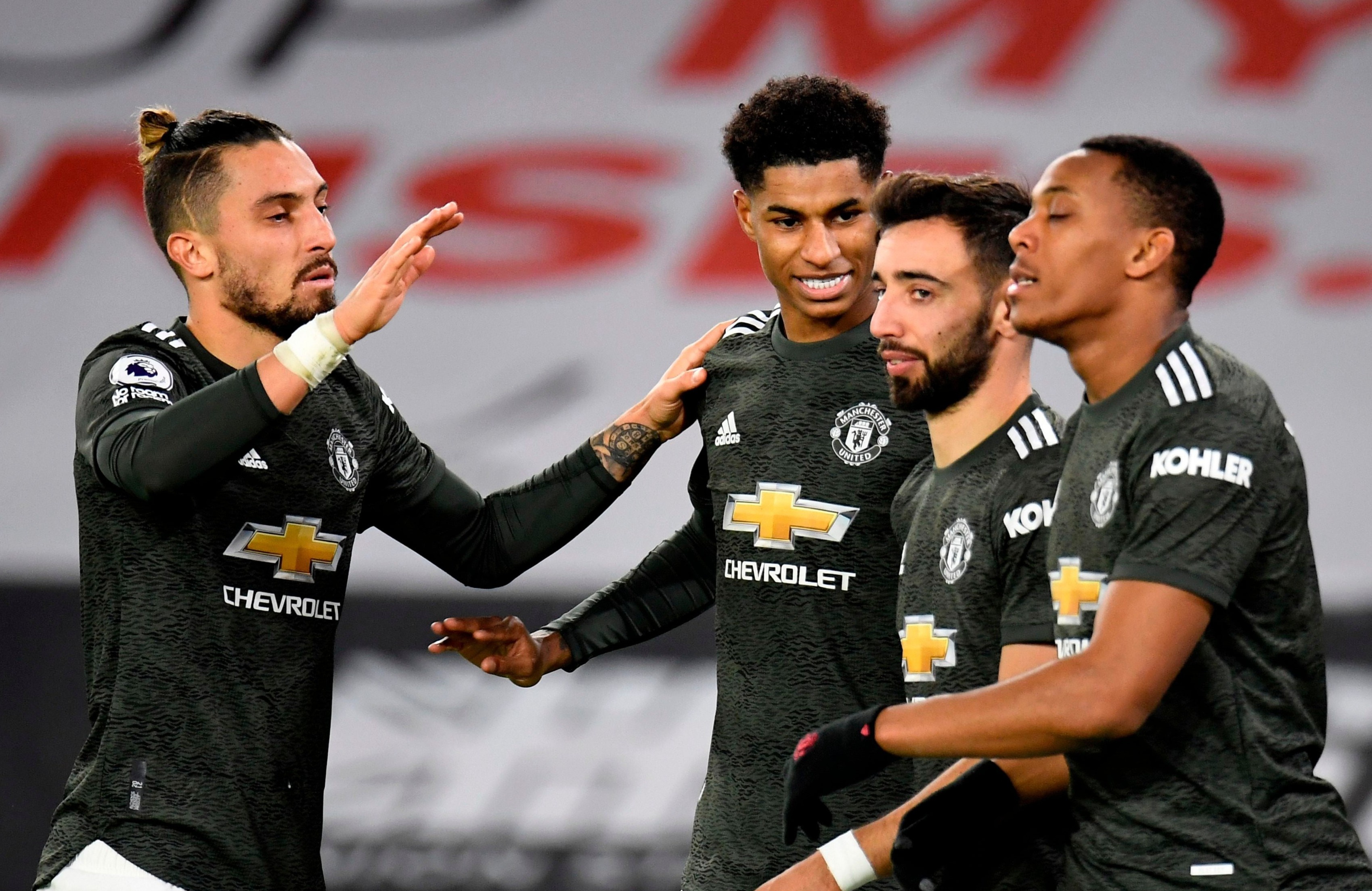 Berbatov tin MU du suc thach thuc Liverpool, Tottenham hinh anh