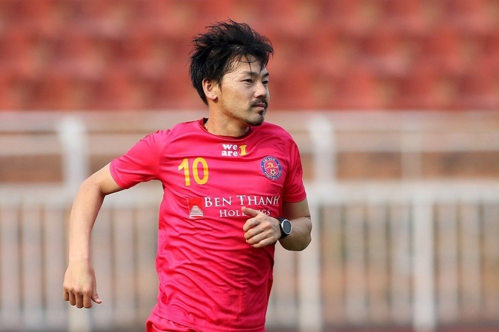 Buoi tap dau tien cua ngoai binh 39 tuoi o CLB Sai Gon hinh anh