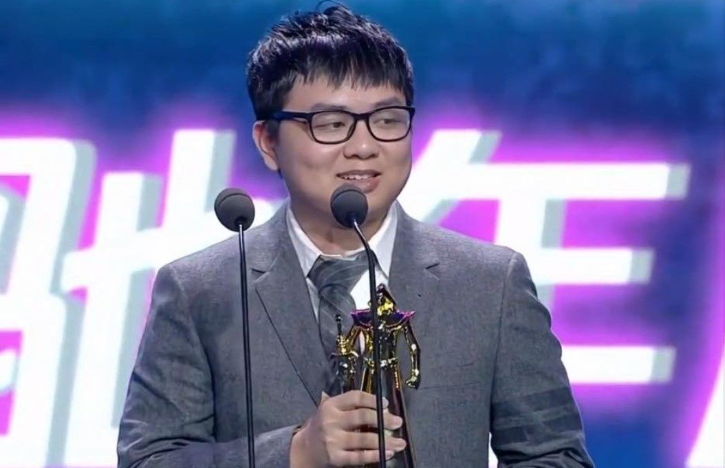 SofM la tuyen thu hay nhat LMHT Trung Quoc hinh anh