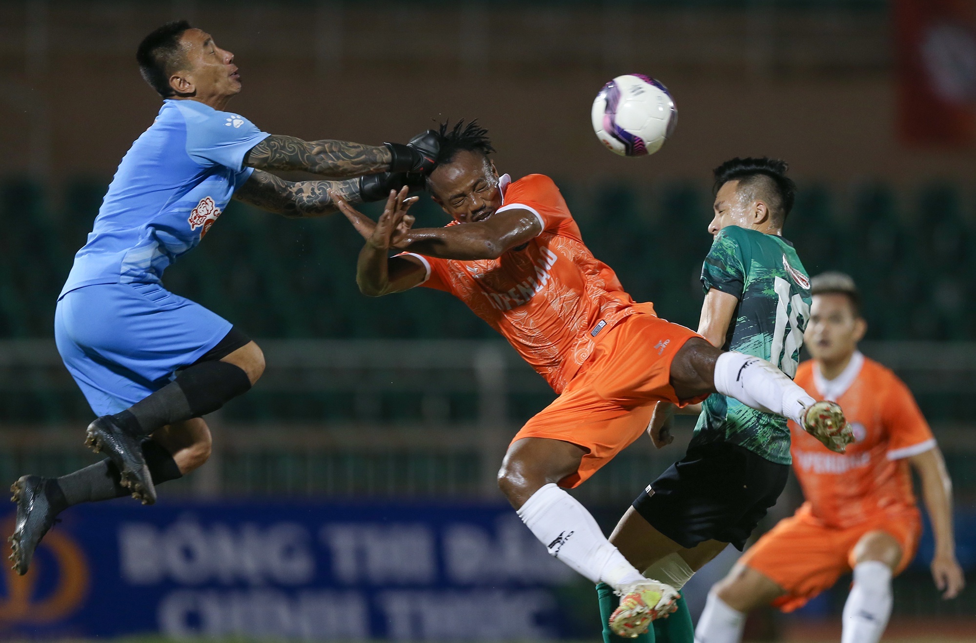 rui ro cho clb tphcm anh 3