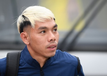 Cao Van Trien: 'Toc do choi bong o V.League con cham lam' hinh anh