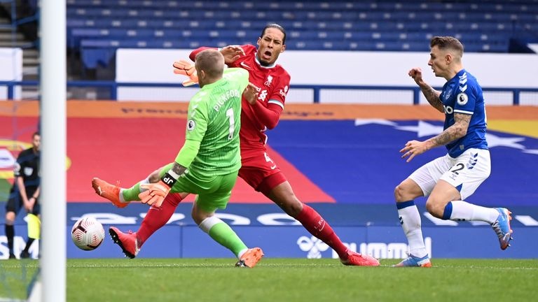 liverpool gap khung hoang anh 1