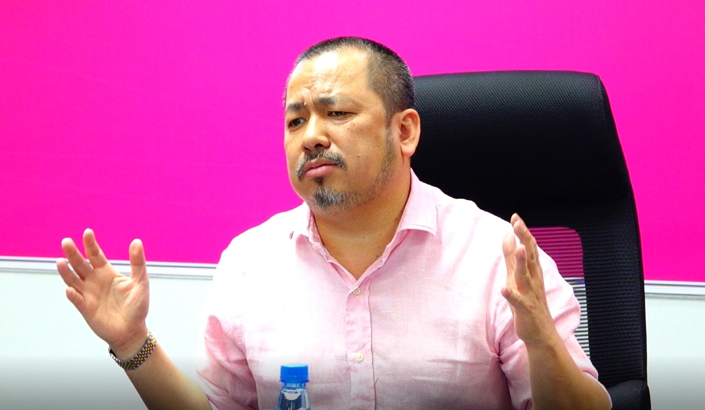 Chu tich doi Sai Gon: 'Toi xau ho khi nhin HAGL, CLB Ha Noi' hinh anh