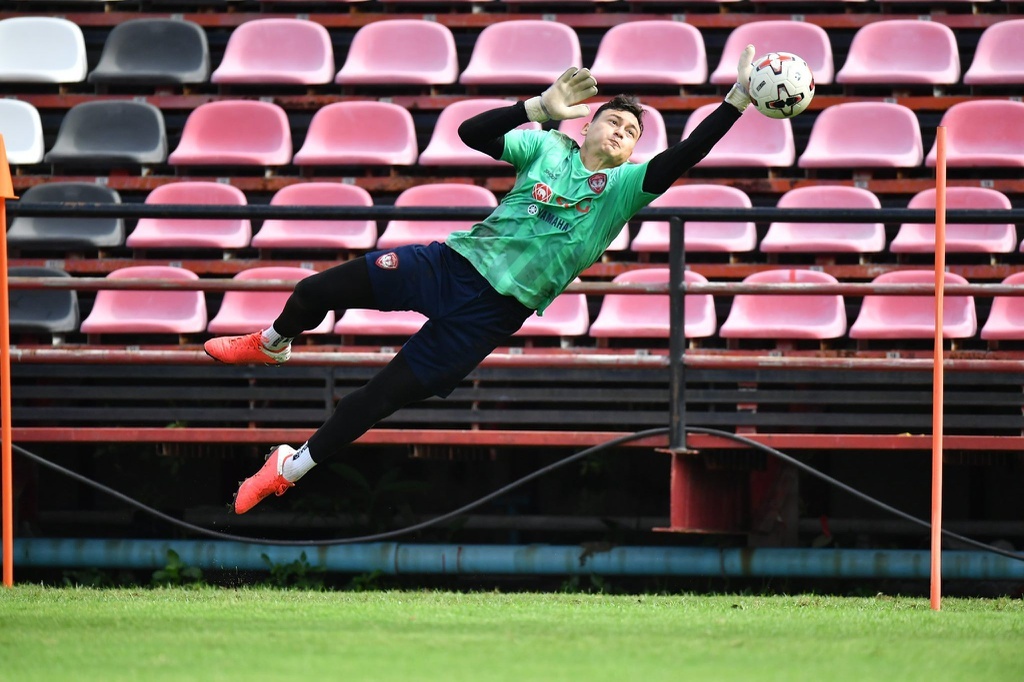 van lam chia tay muangthong united anh 5