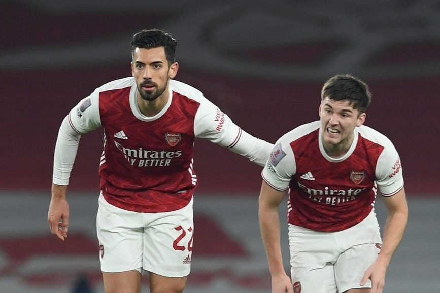 Arteta lo hoc tro bi kiet suc hinh anh