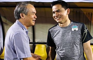 Kiatisuk: 'Lau roi bau Duc khong cuoi tuoi den the' hinh anh