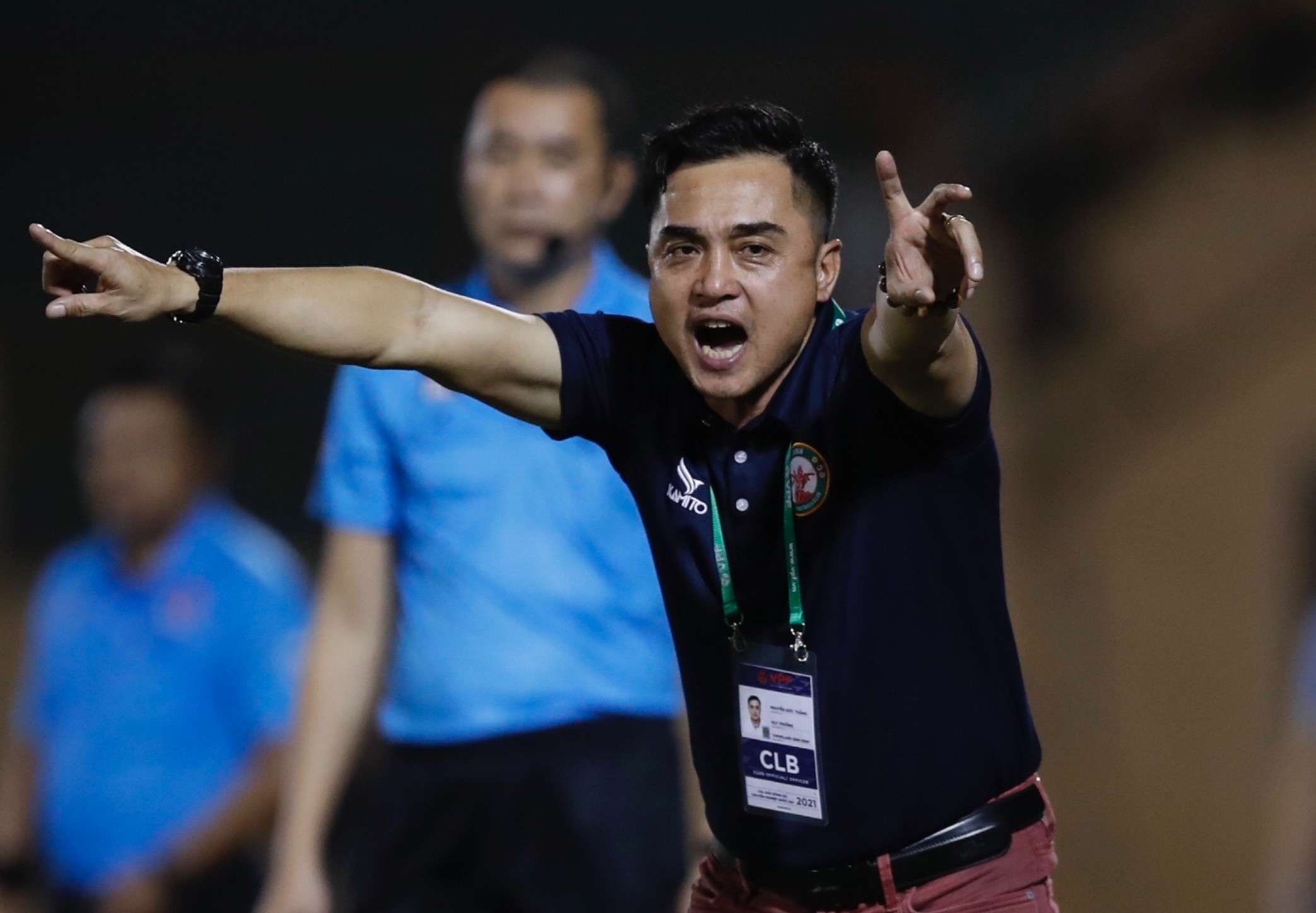 HLV Duc Thang: 'That may vi toi den xem tran Sai Gon gap HAGL' hinh anh