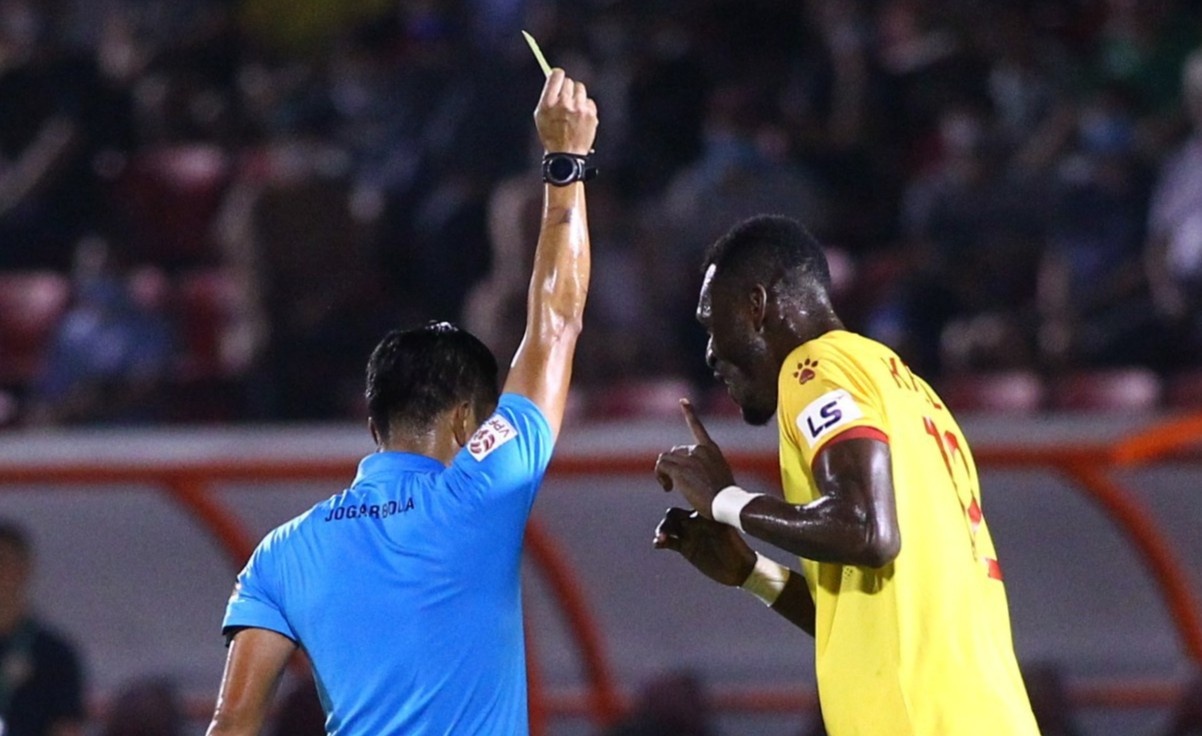 HLV Pham Minh Duc: 'Bong da Viet Nam phai co VAR' hinh anh