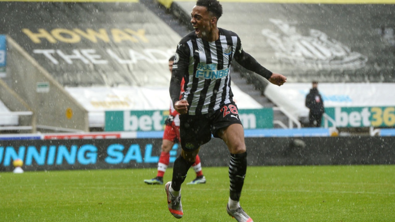 minamino ra mat southampton anh 4