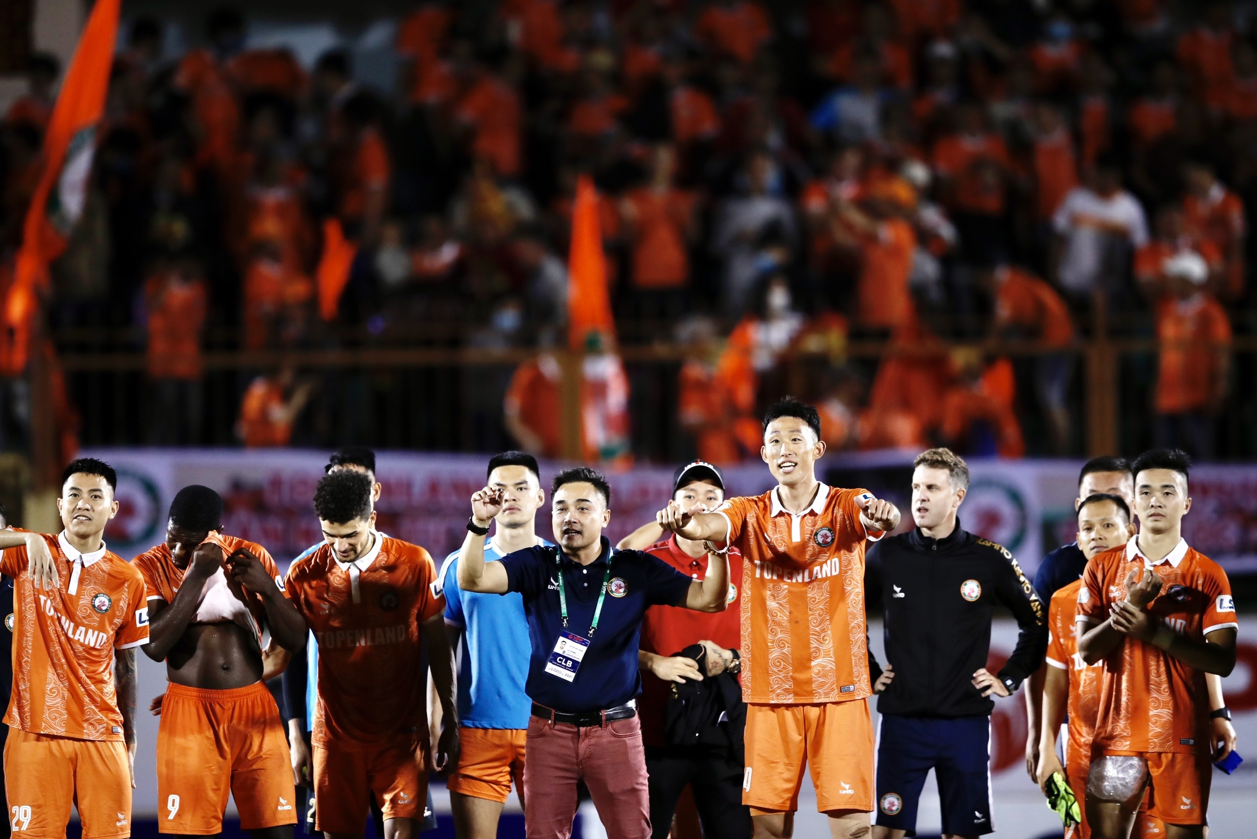 cuu cau thu u16 barca anh 3