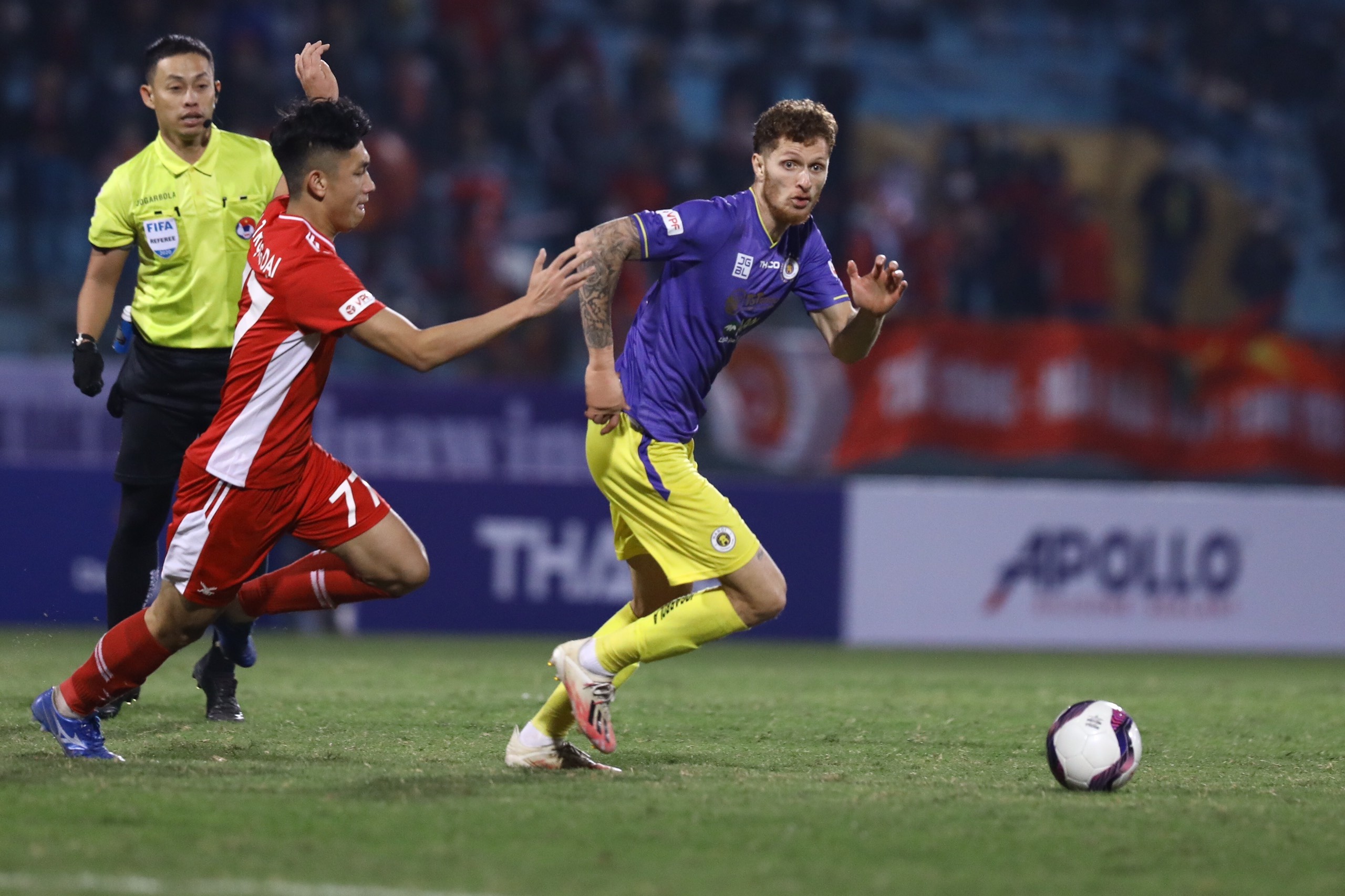 ngoai binh brazil o v.league anh 1