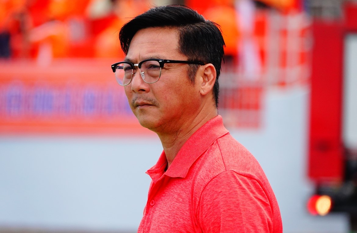 Le Huynh Duc: 'Toi khong duoc nhu Pep hay Mourinho' hinh anh