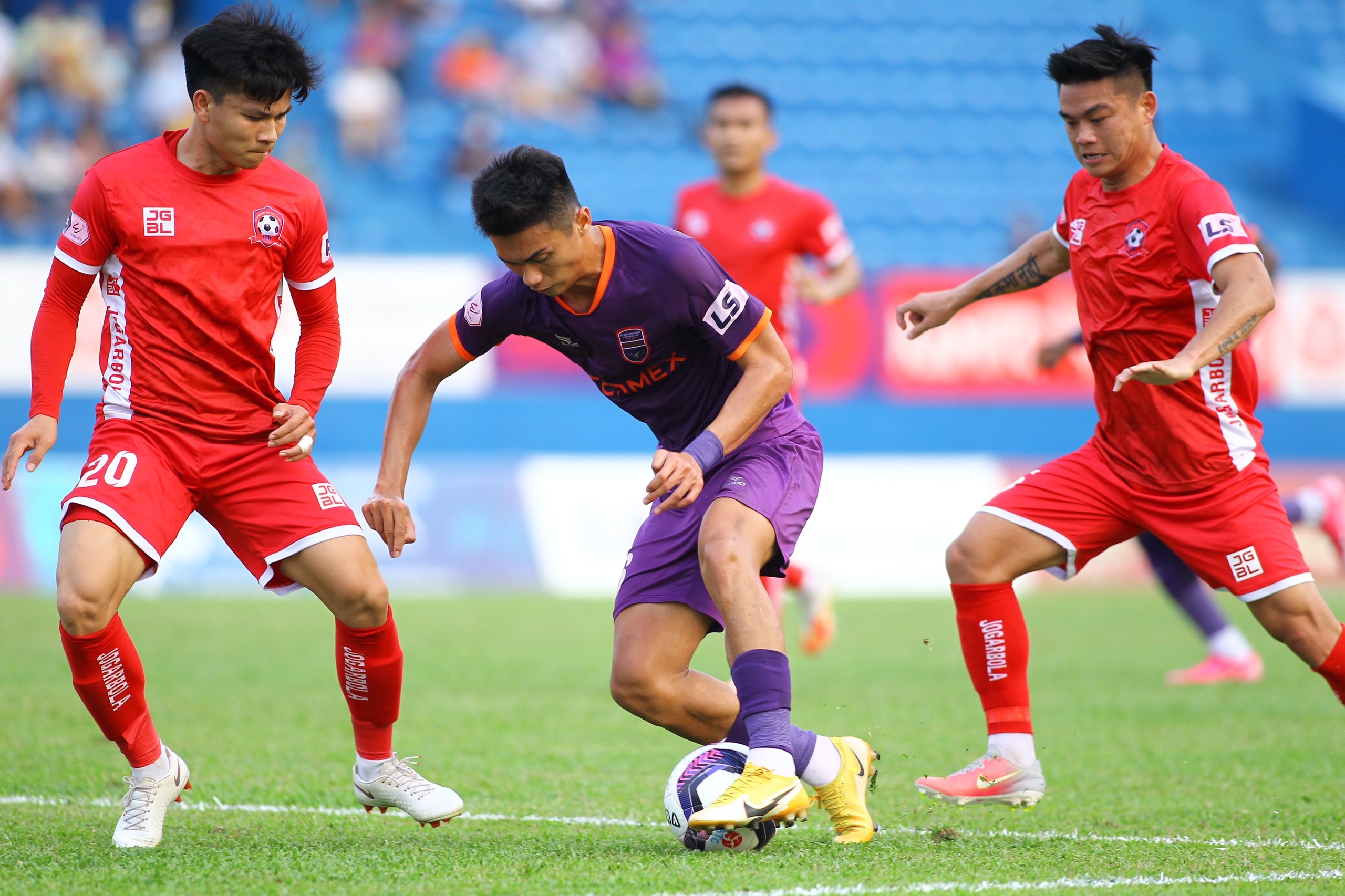 binh duong vs hai phong anh 1