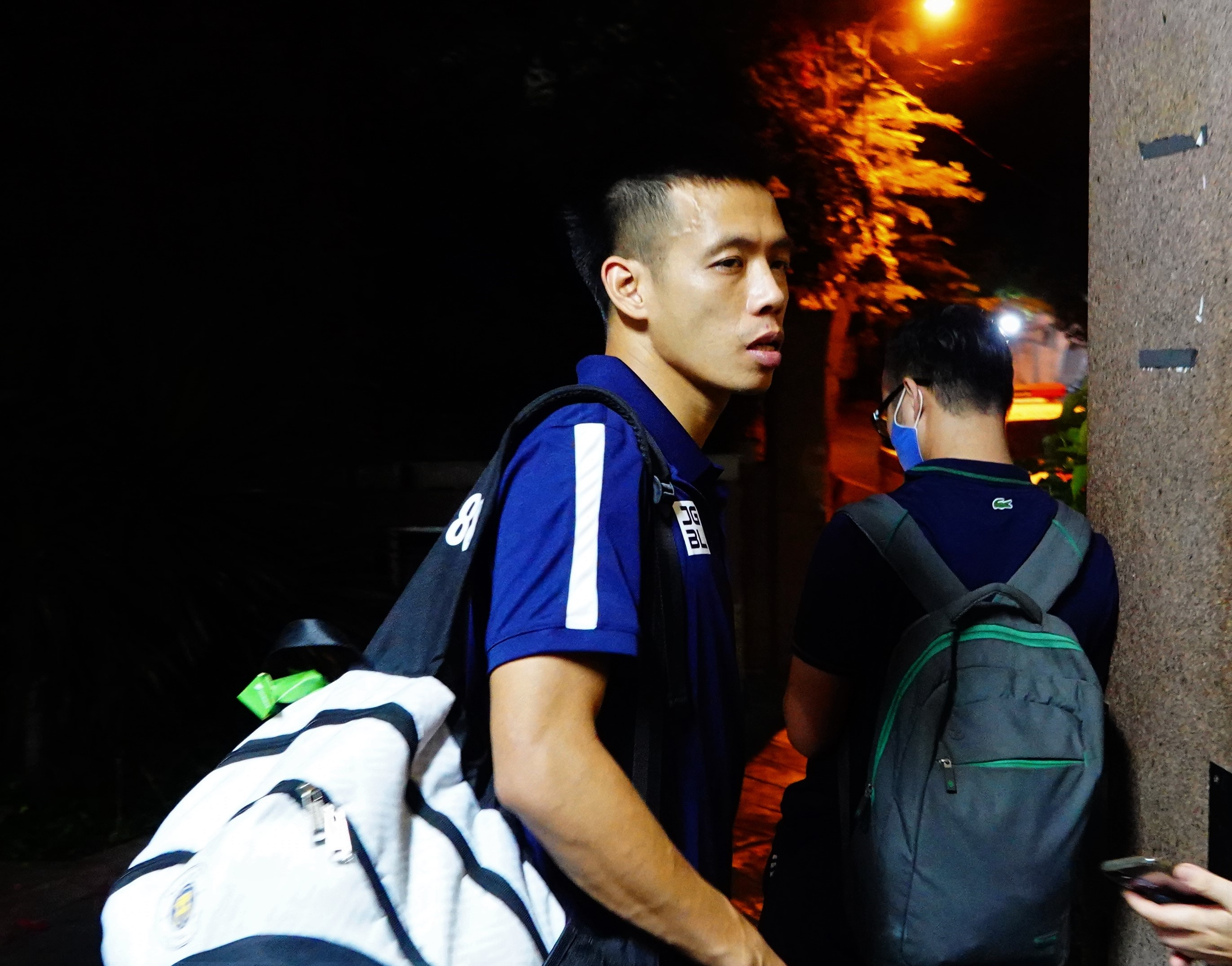 chan thuong cua hung dung anh 1