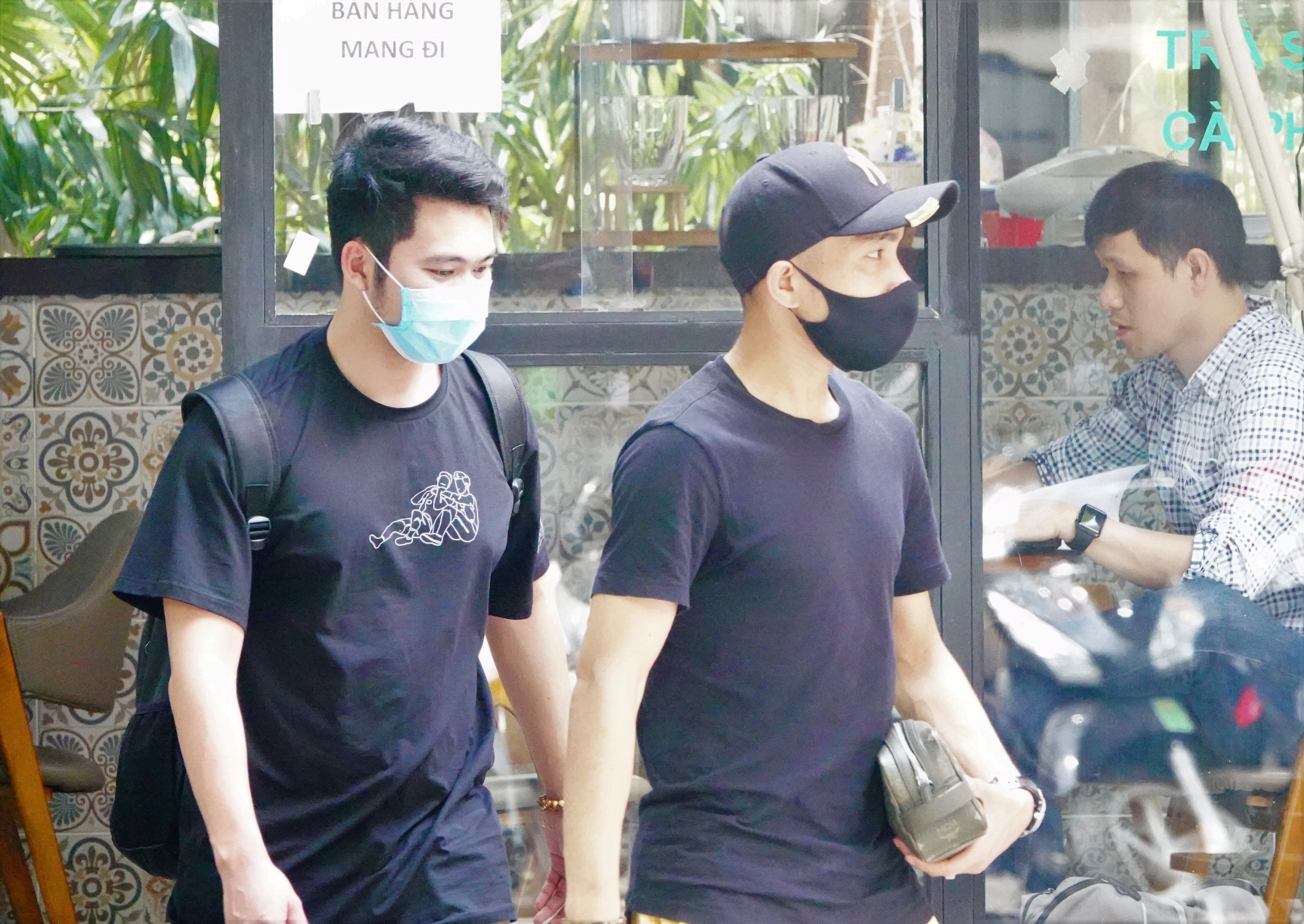 lanh dao clb tp.hcm tham hung dung anh 3