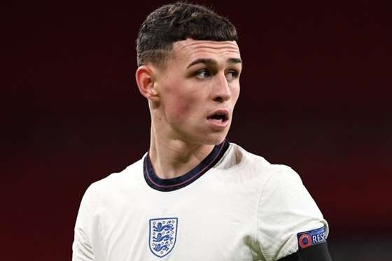 Foden: 'That kho de gianh vi tri o tuyen Anh' hinh anh