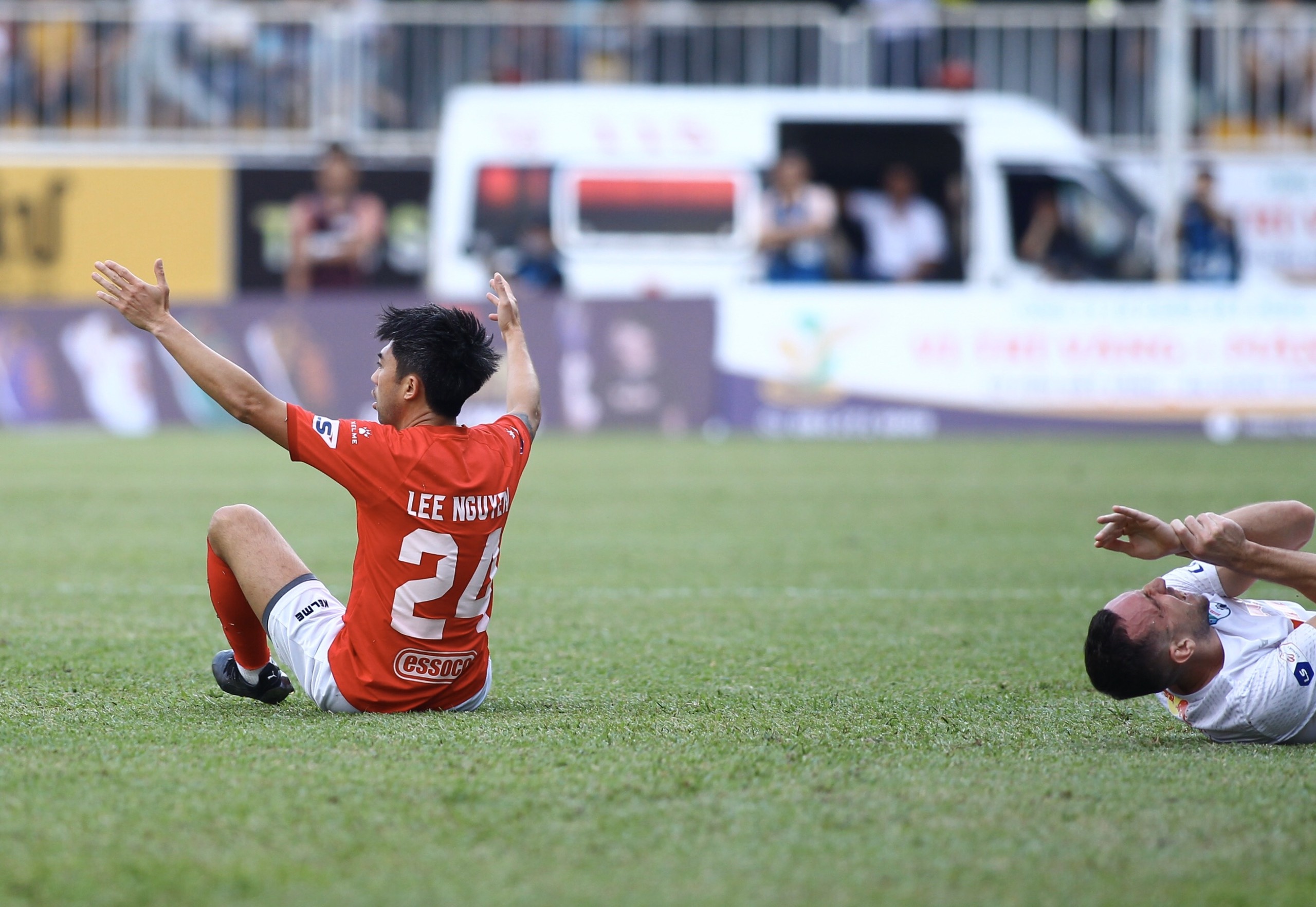 lee nguyen ne cu vao bong anh 3