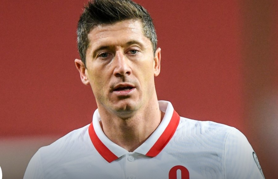 Tuyen Anh khong phai doi dau Lewandowski hinh anh