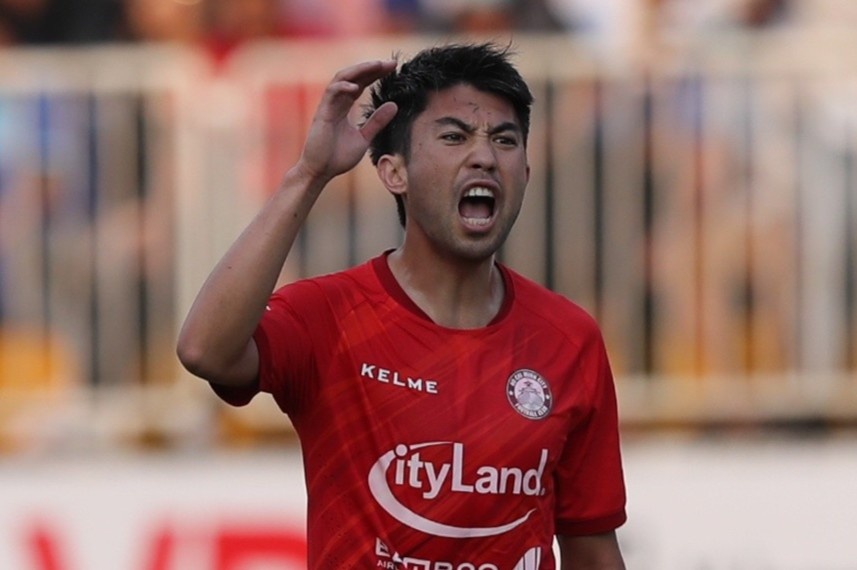 Ao vong cua CLB TP.HCM nhan chim Lee Nguyen hinh anh