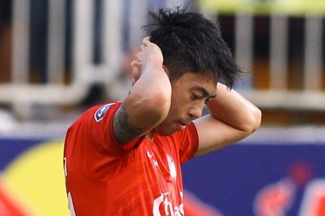 Lee Nguyen van con dau sau cu va cham voi Minh Vuong hinh anh