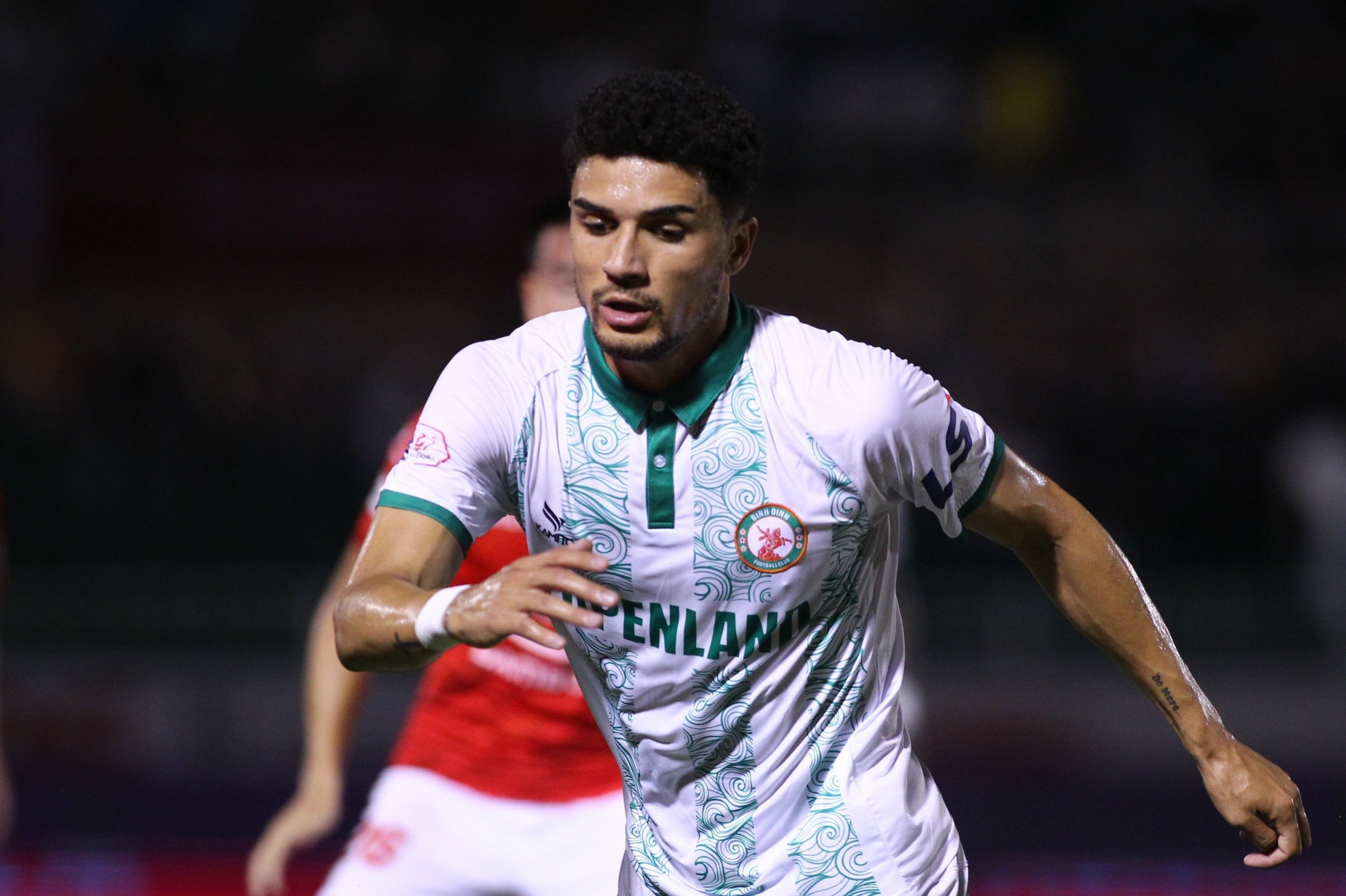 Cuu cau thu U16 Barca: 'Doi bong da lang phi qua nhieu tien' hinh anh