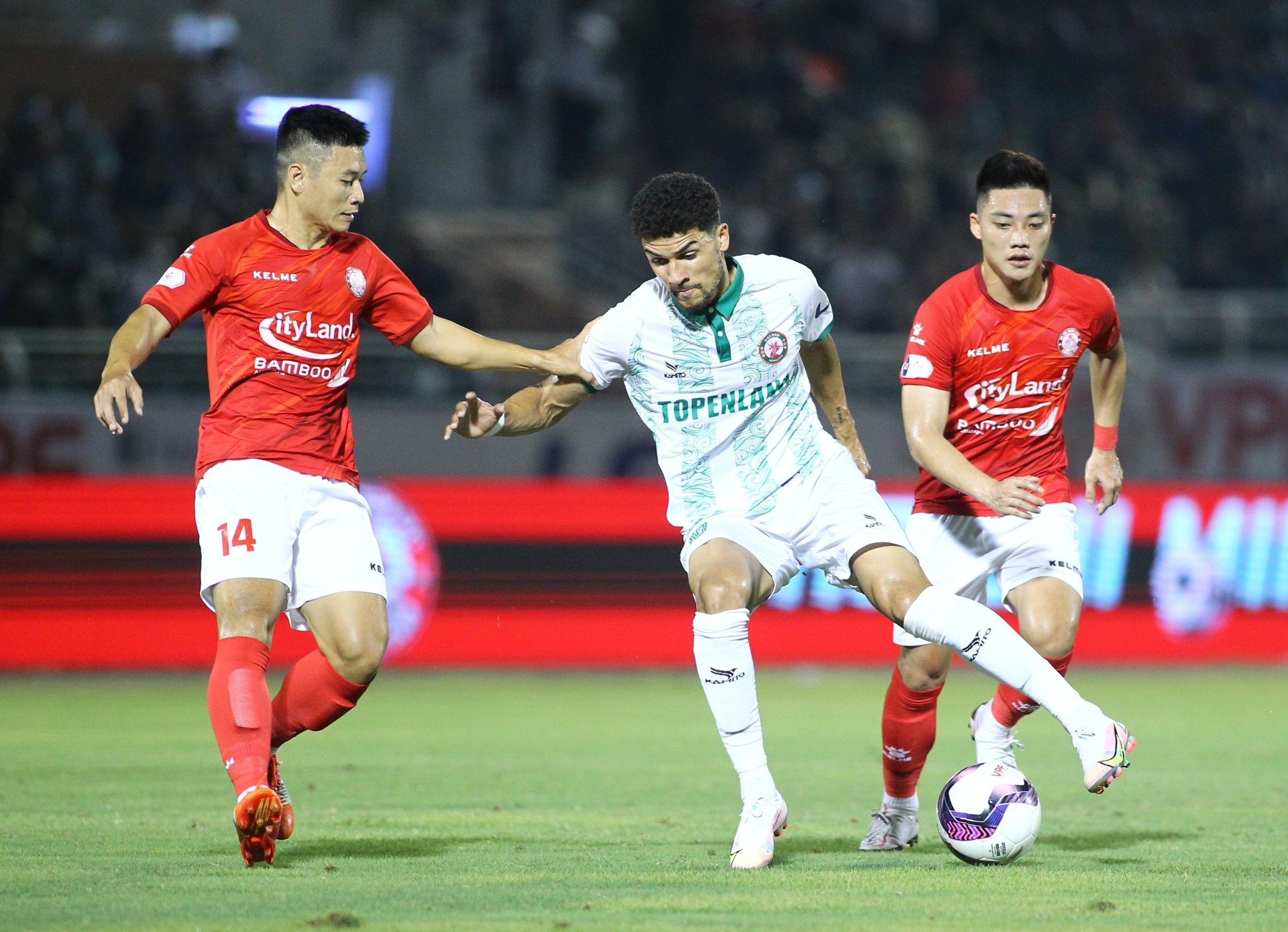 cuu cau thu u16 barca anh 1