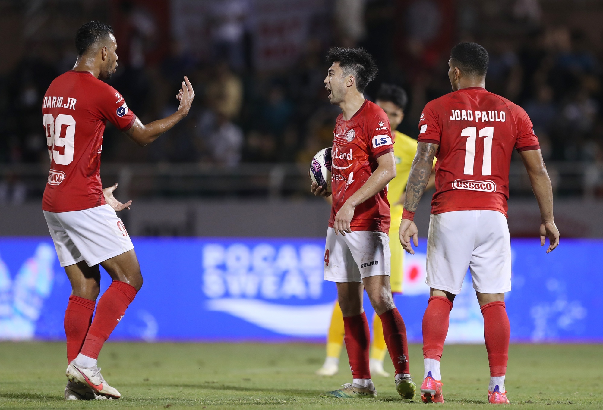 HLV Polking ly giai viec Lee Nguyen bi gianh da phat den hinh anh