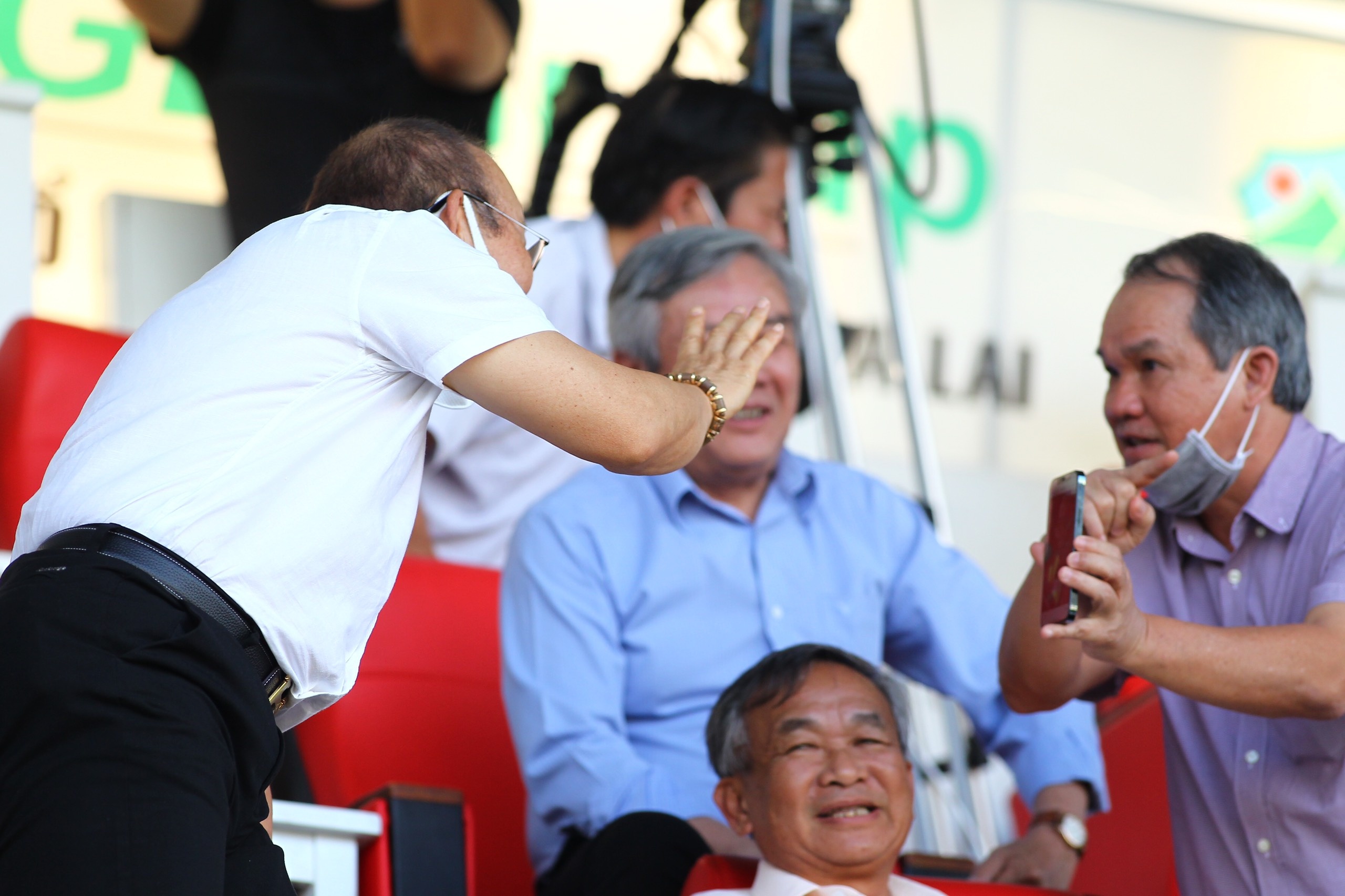 thay park va bau duc anh 2