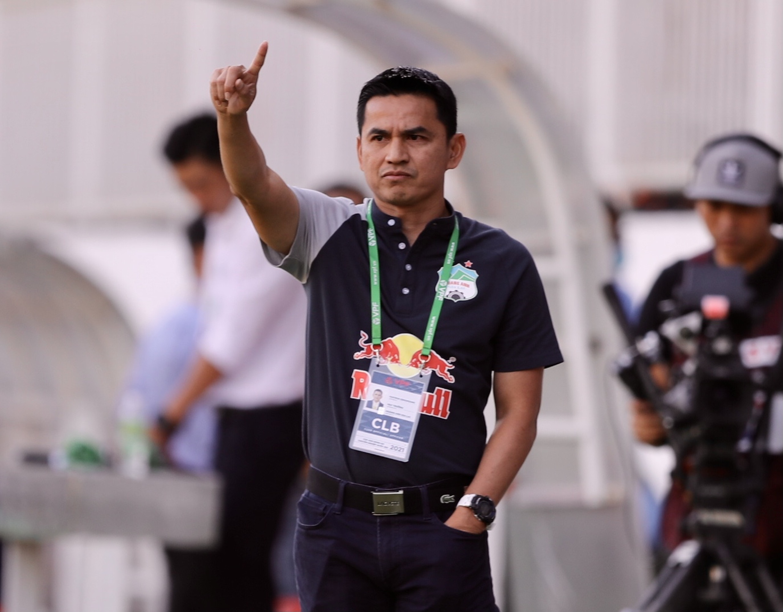 kiatisuk senamuang anh 1