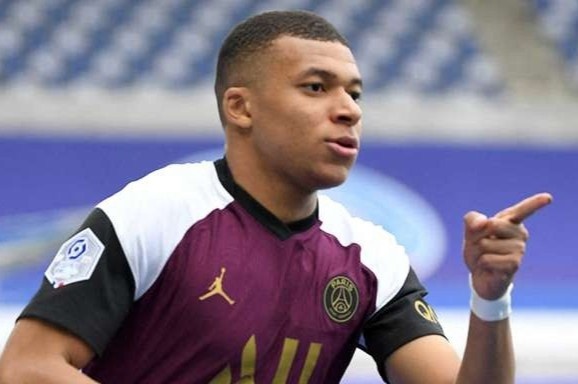 Mbappe tim mua nha o Madrid hinh anh