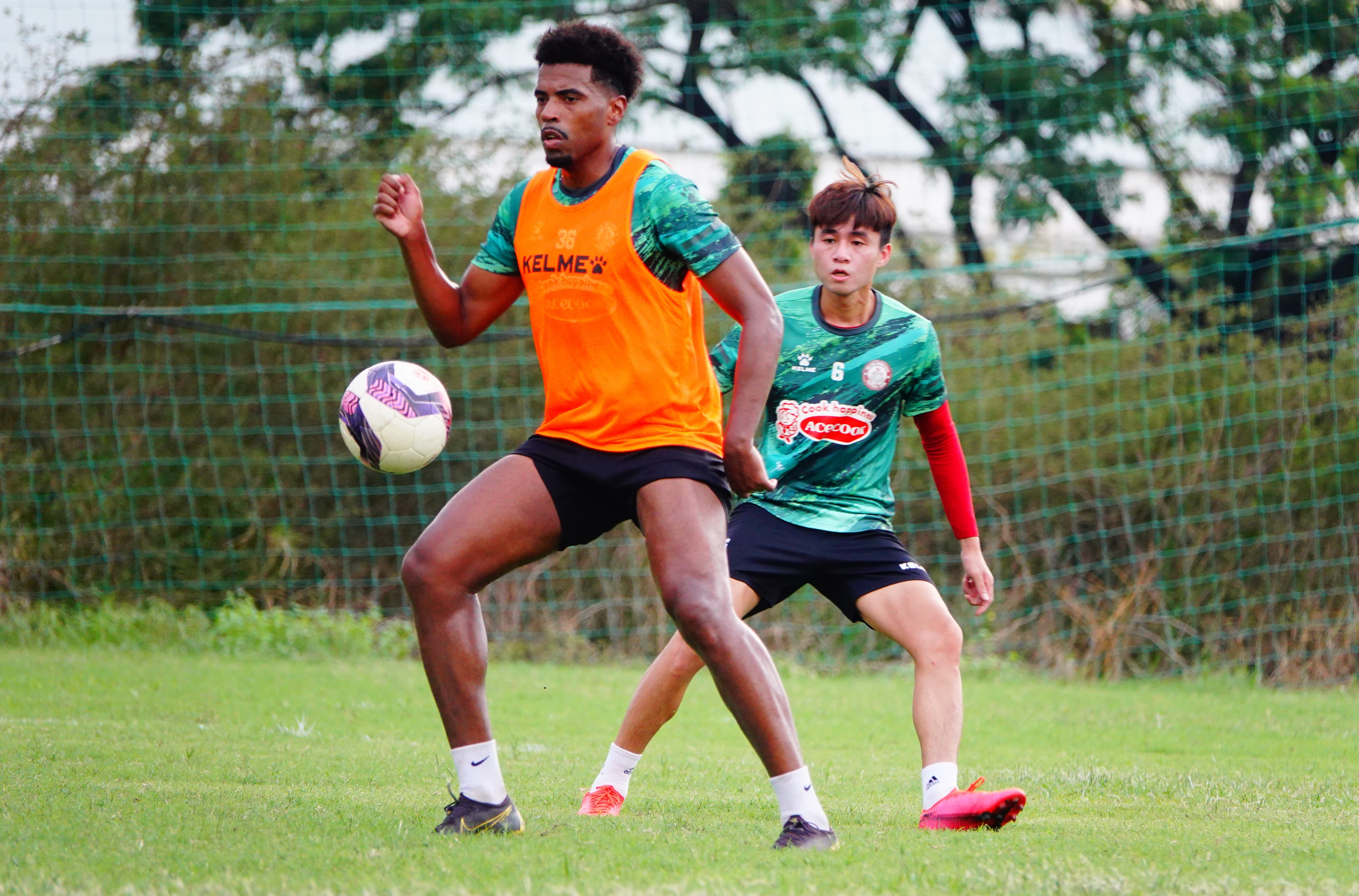 lee nguyen ca ngoi clb tphcm anh 1