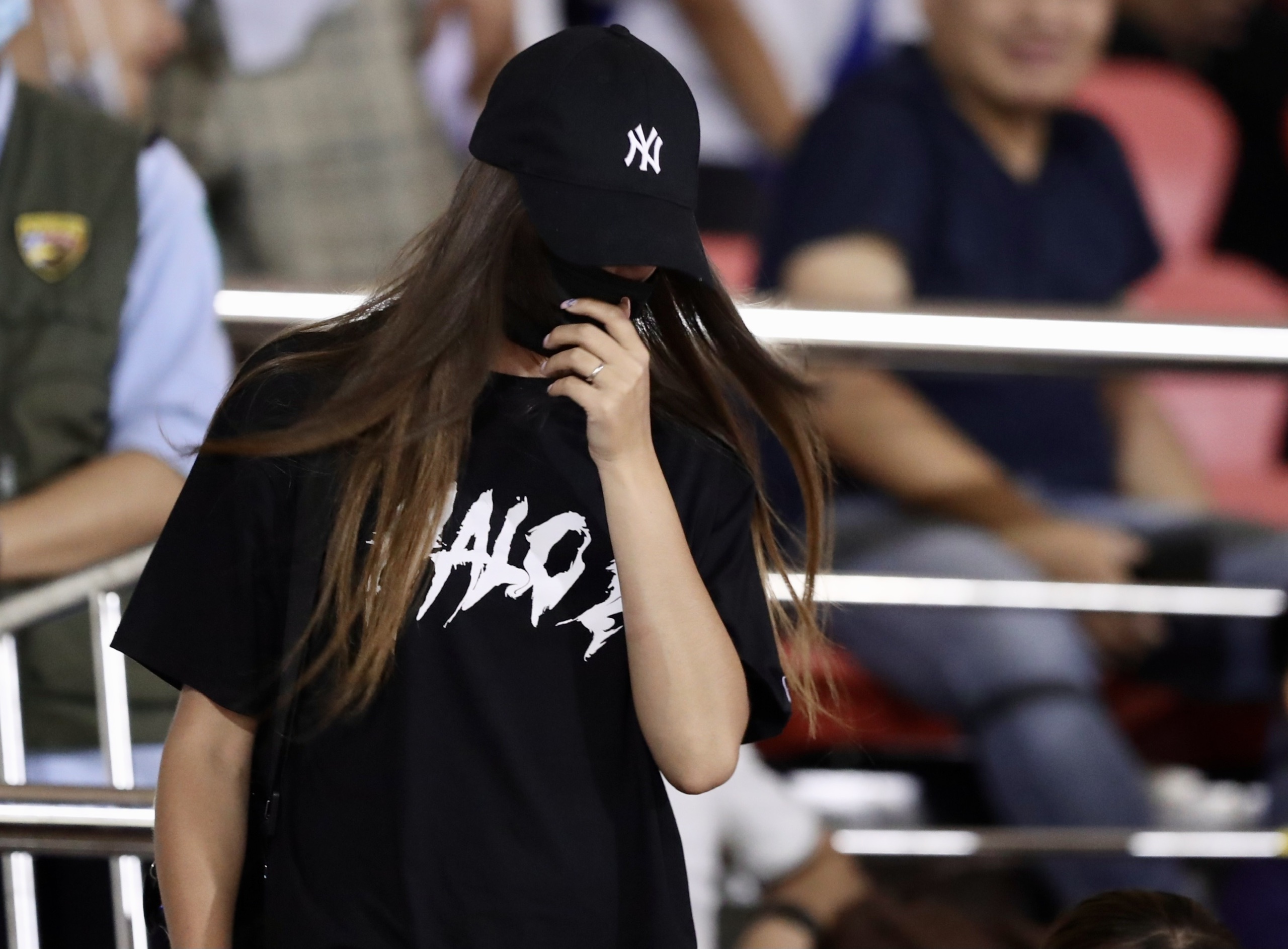 ban gai bui tien dung anh 1