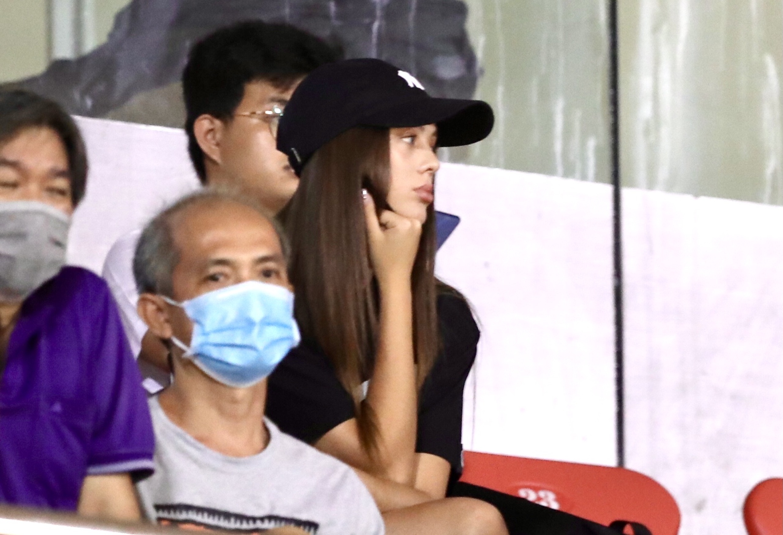 ban gai bui tien dung anh 3