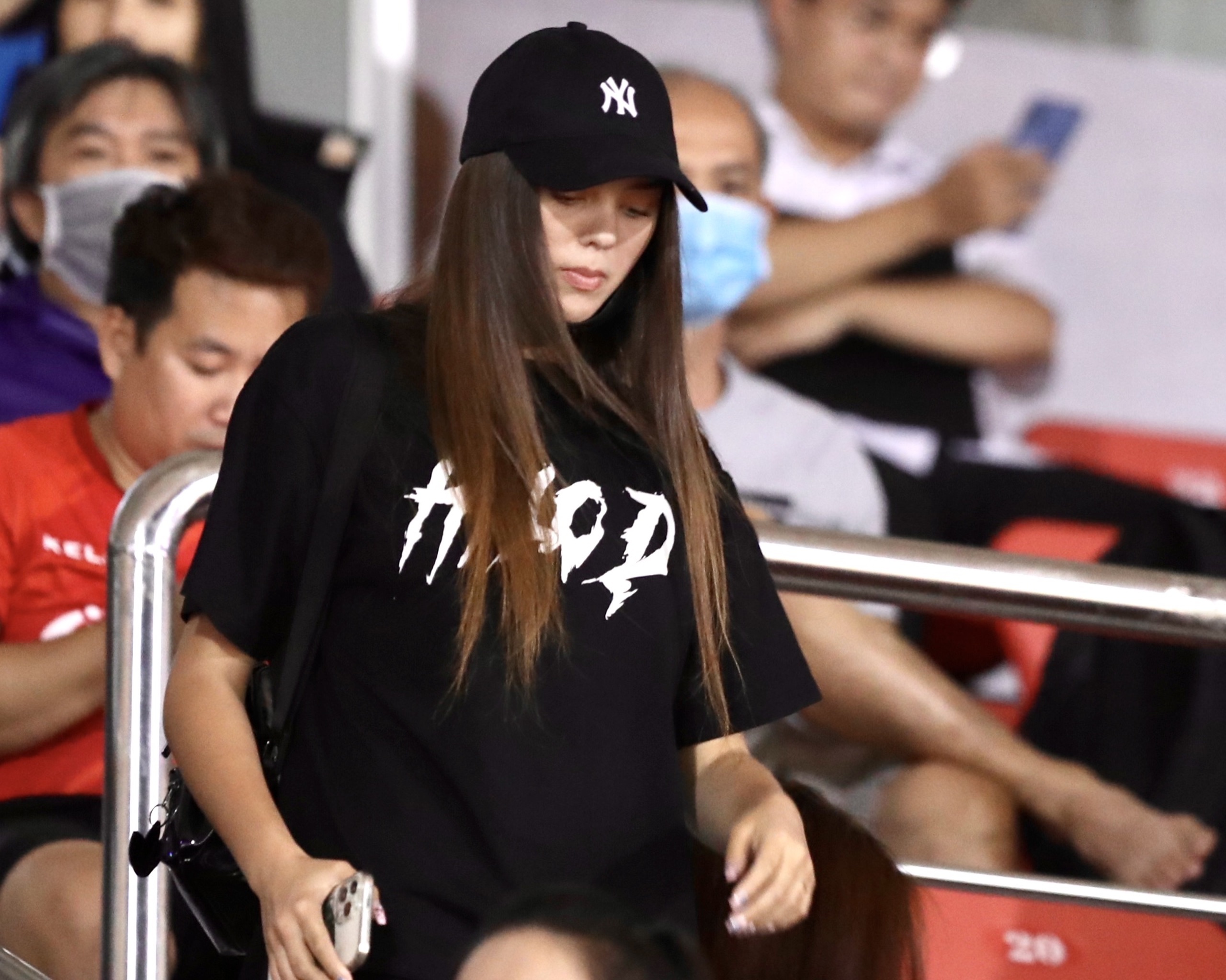 ban gai bui tien dung anh 2