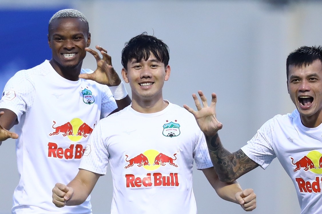 kiatisuk senamuang anh 1