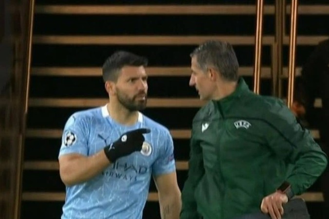 Aguero nhac tro ly trong tai vi su co hy huu hinh anh