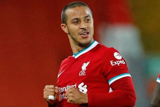 Thiago ghi ban dau tien cho Liverpool hinh anh