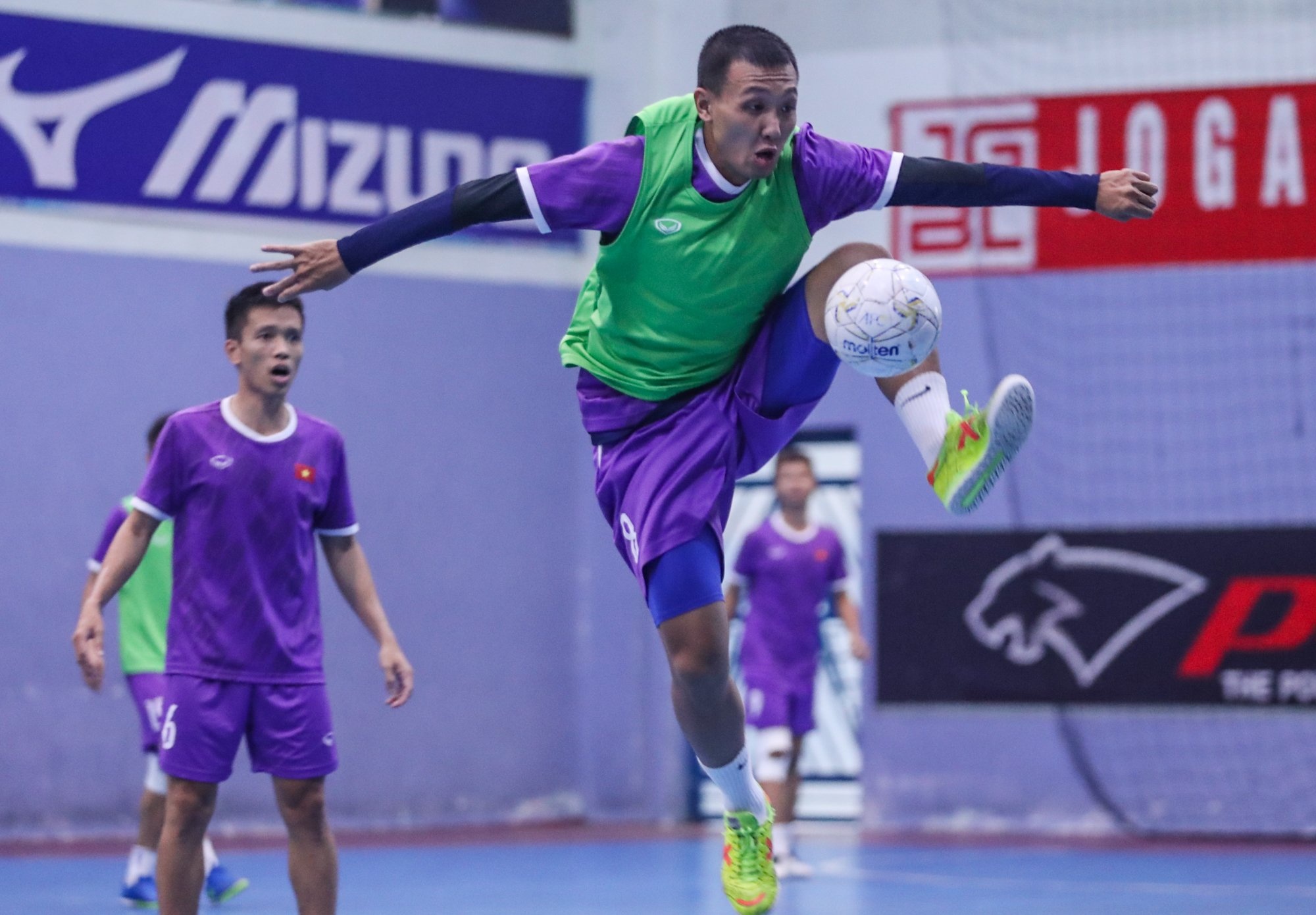 Bon nguoi hung World Cup la hy vong cua futsal Viet Nam truoc Lebanon hinh anh