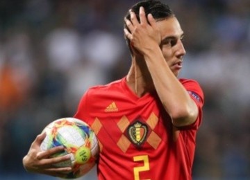 Tuyen Viet Nam doi dau nhieu cau thu tu chau Au tai AFF Cup hinh anh