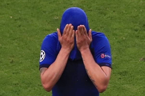 Thiago Silva khoc khi roi san som vi chan thuong hinh anh