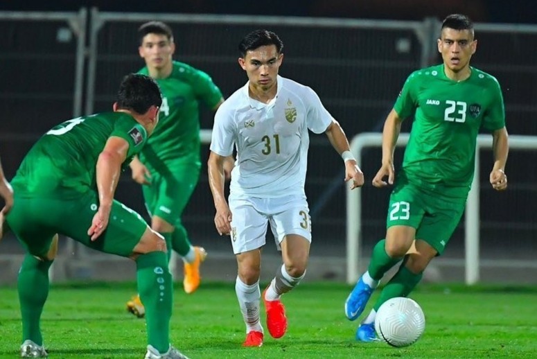 Tuyen Thai Lan that bai 1-4 truoc Uzbekistan hinh anh