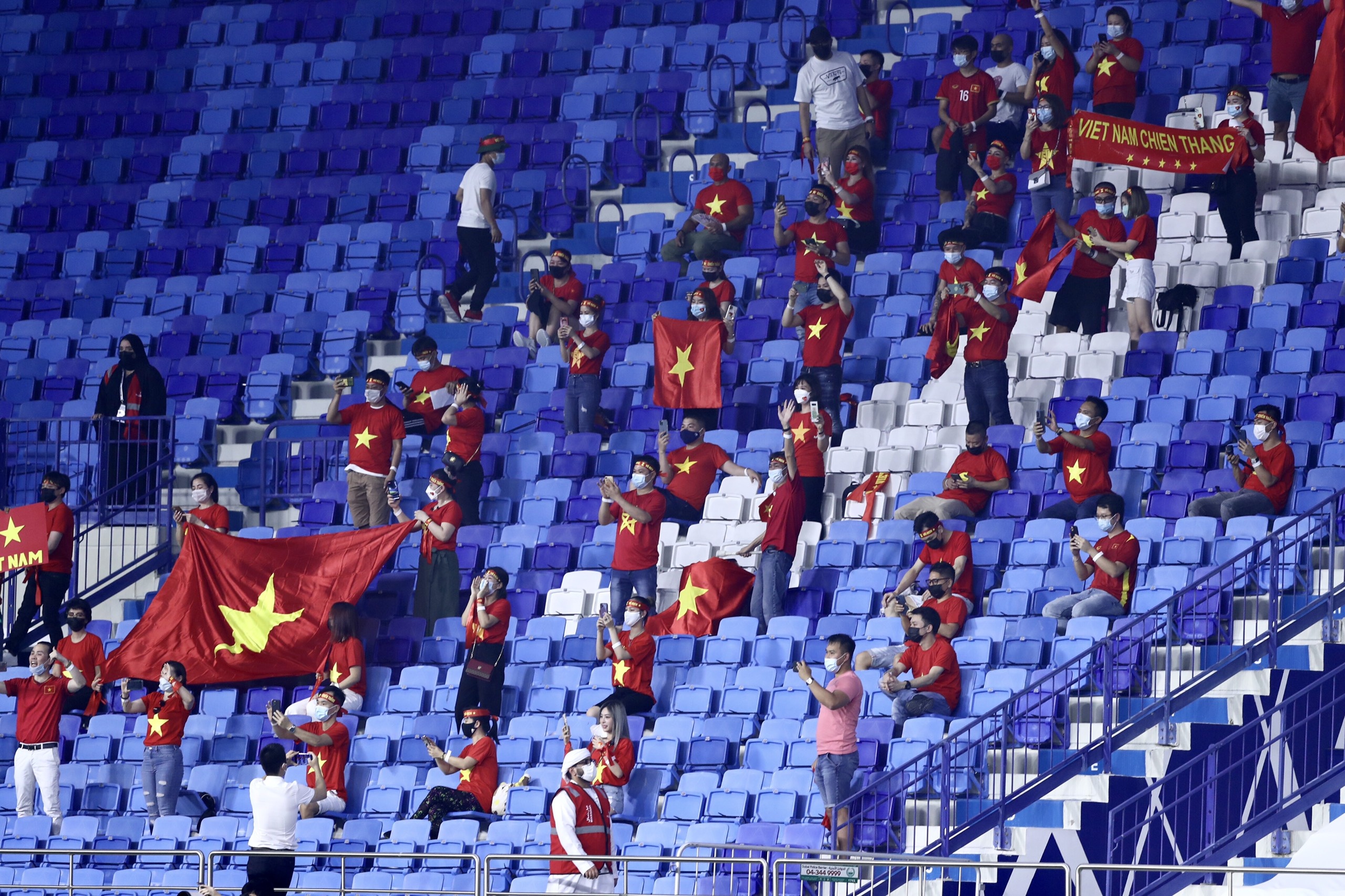 viet nam vs indonesia anh 8