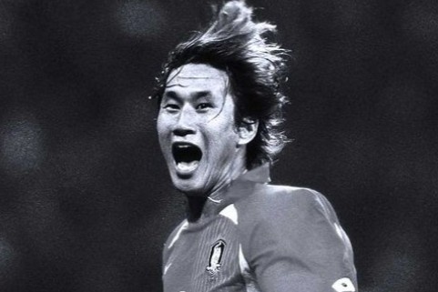 Huyen thoai bong da Han Quoc qua doi o tuoi 49 hinh anh