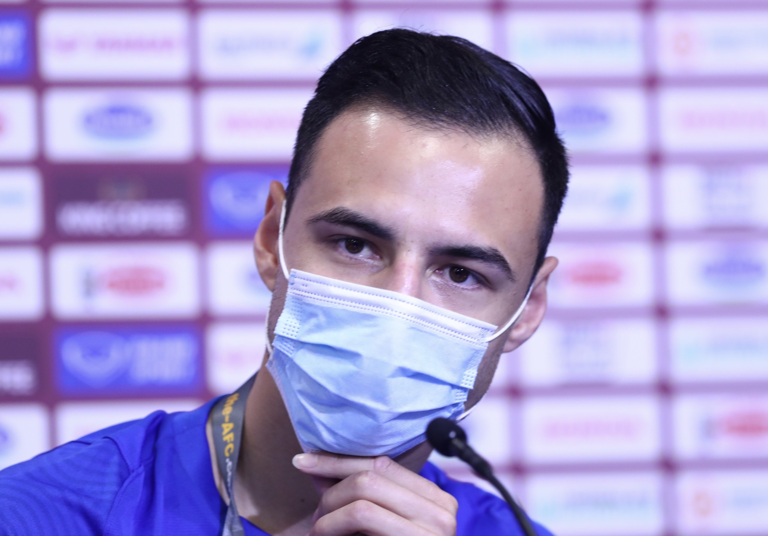 Hau ve tung da Champions League danh gia cao tuyen Viet Nam hinh anh