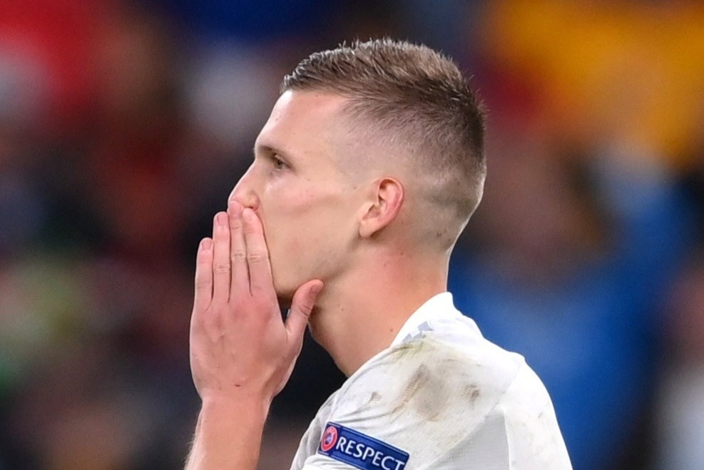 Khoanh khac nghiet nga voi Dani Olmo hinh anh