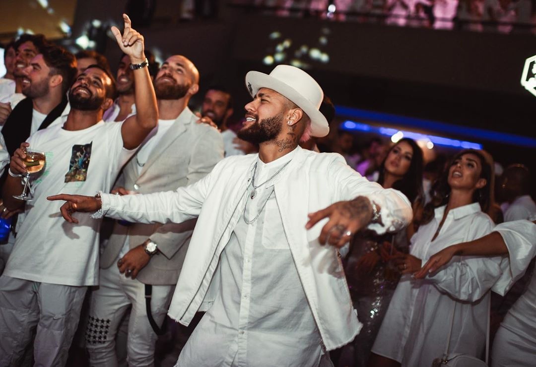 neymar tiec tung anh 3