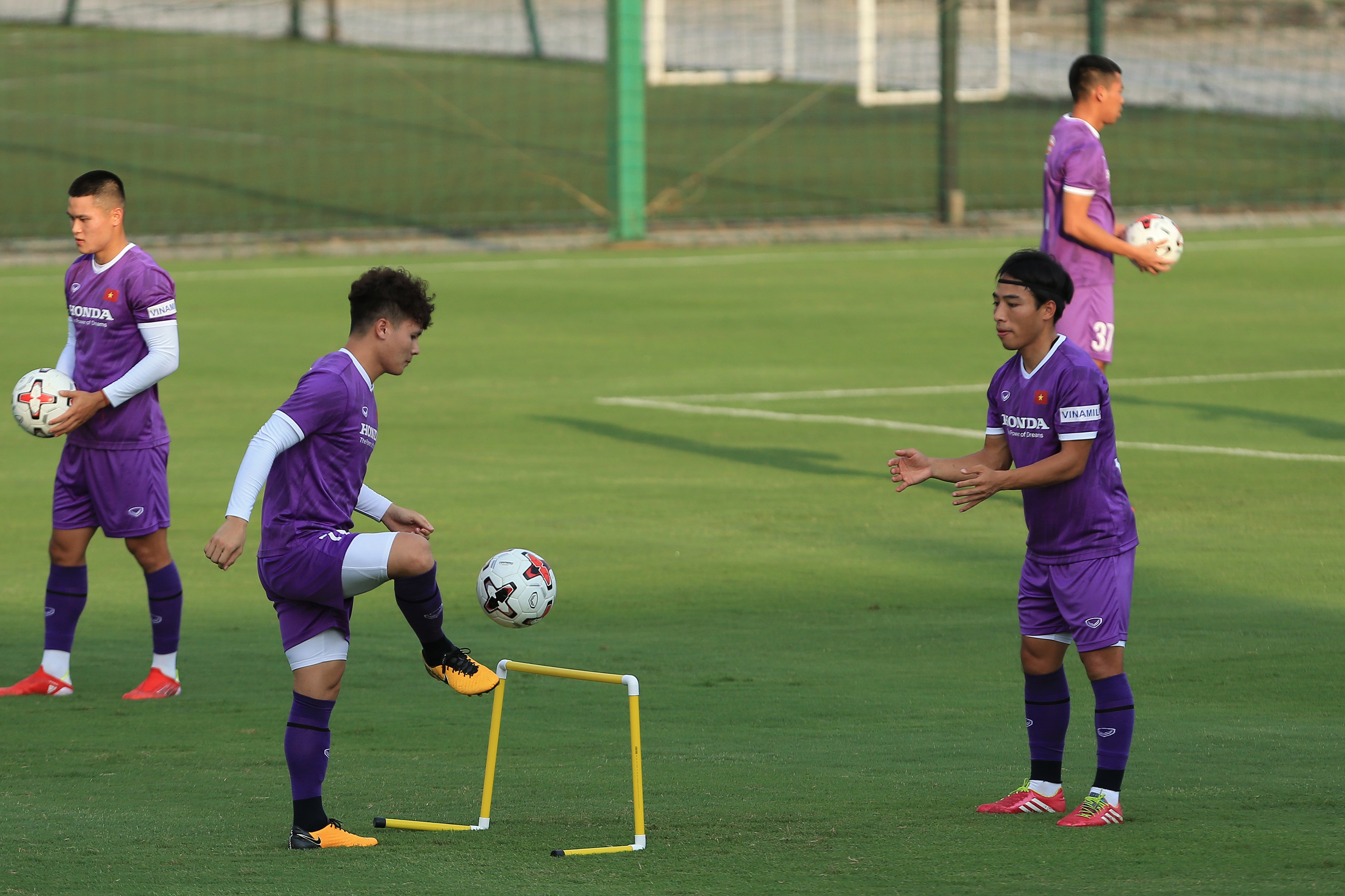 tuyen viet nam tap luyen anh 4